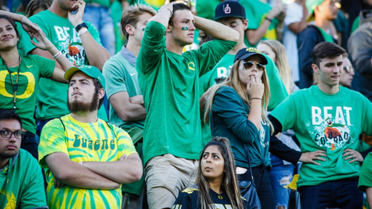 Oregon players hold team meeting after 2 losses